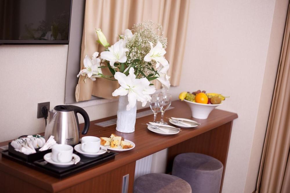 The Coach Hotel Istanbul Exterior photo